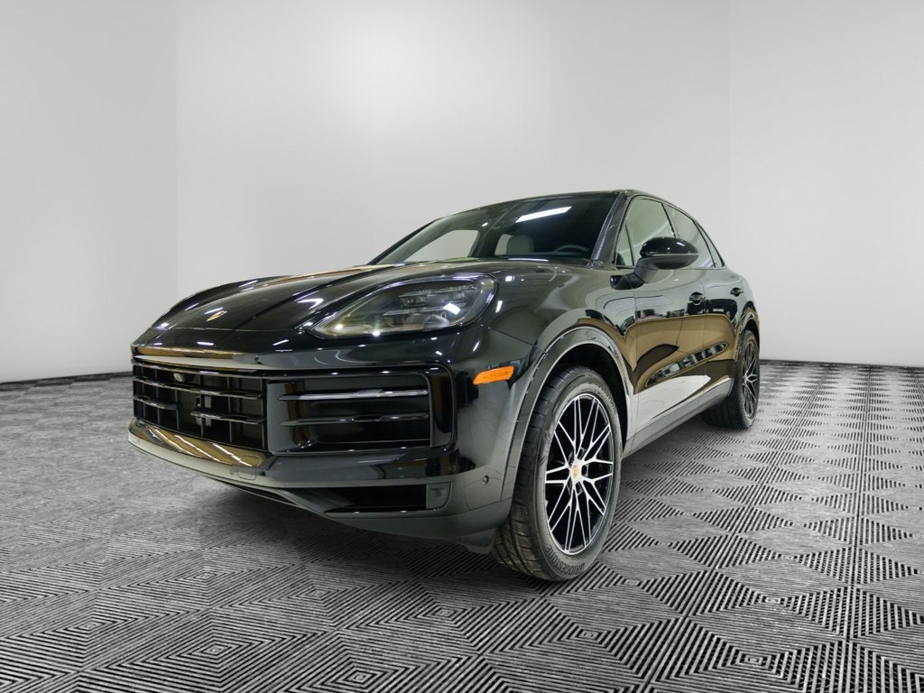 2025 Porsche Cayenne Base's photo