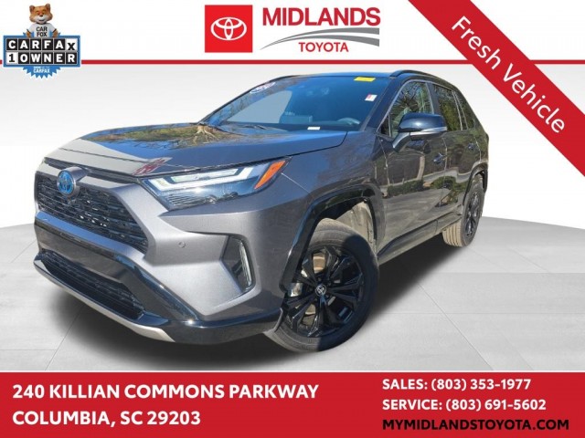 2024 Toyota RAV4 XSE's photo