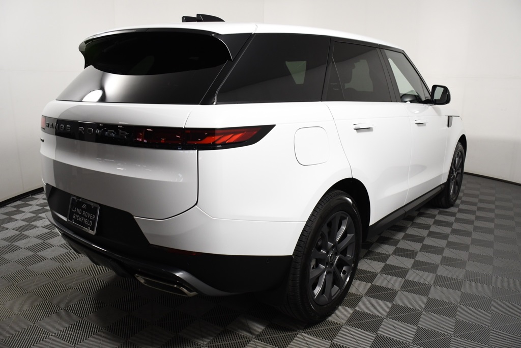 2025 Land Rover Range Rover Sport P360 S photo 6