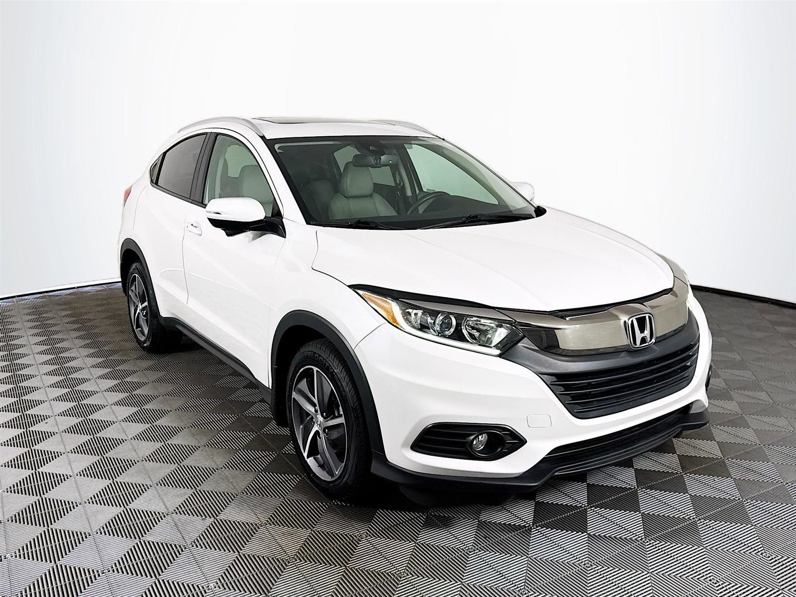 2021 Honda HR-V EX-L photo 3