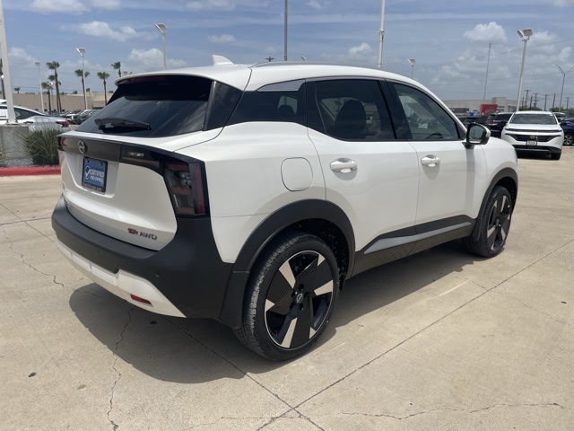 2025 Nissan Kicks SR photo 2