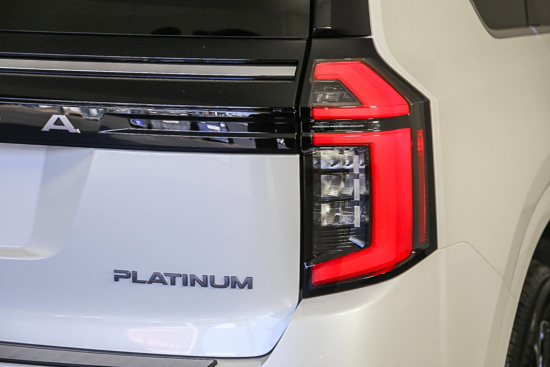 2025 Nissan Armada Platinum photo 4