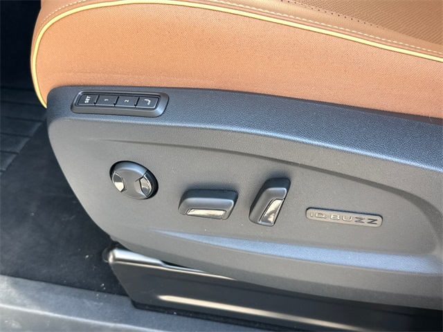 2025 Volkswagen ID. Buzz Pro S photo 32