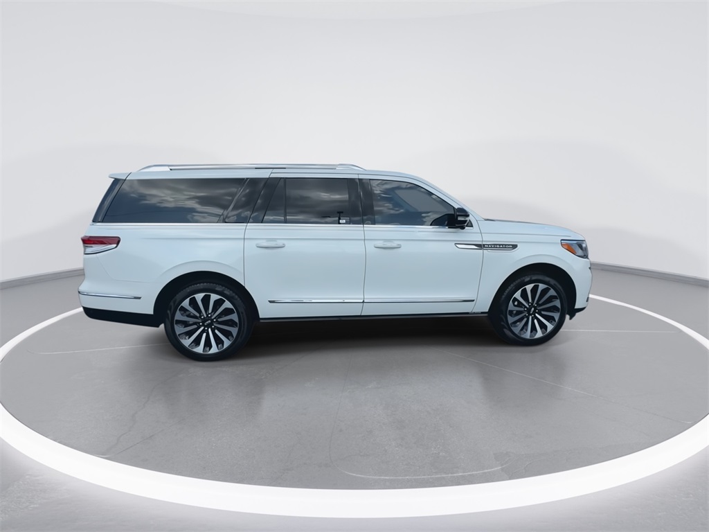 2024 Lincoln Navigator L Reserve photo 8