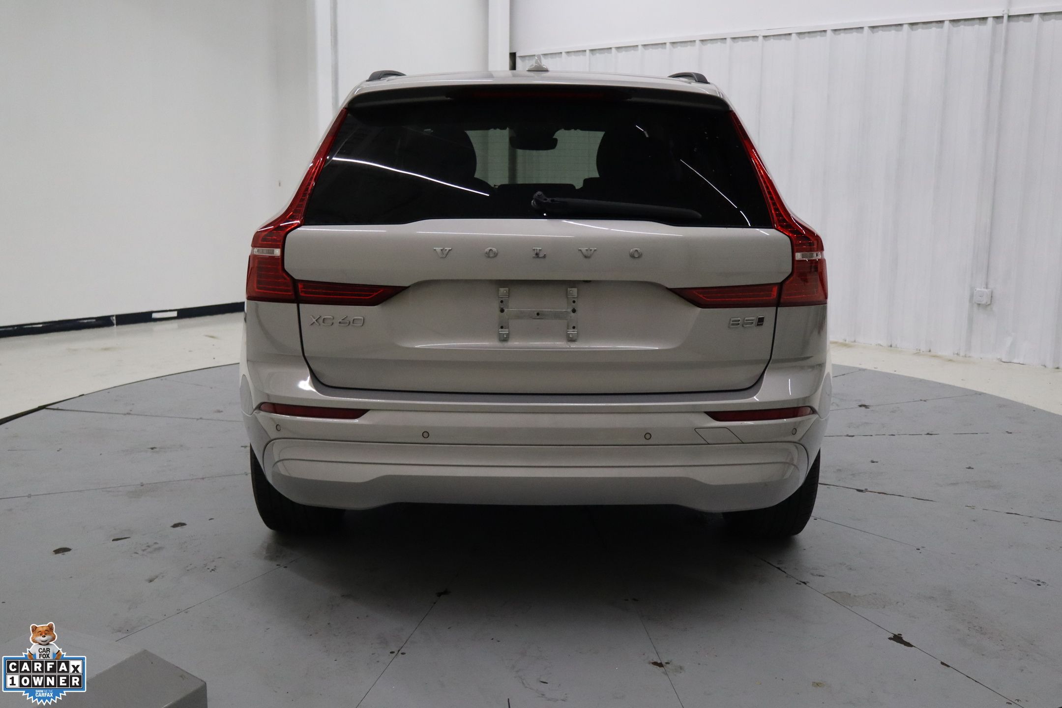 2022 Volvo XC60 B5 Momentum photo 3