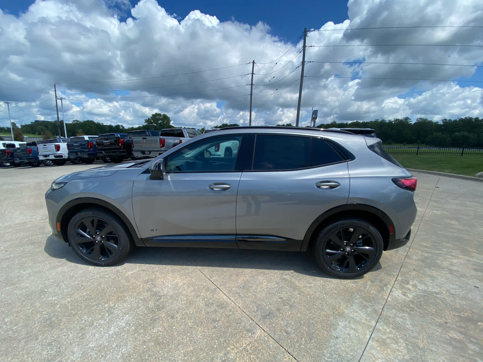 2025 Buick Envision Sport Touring photo 9