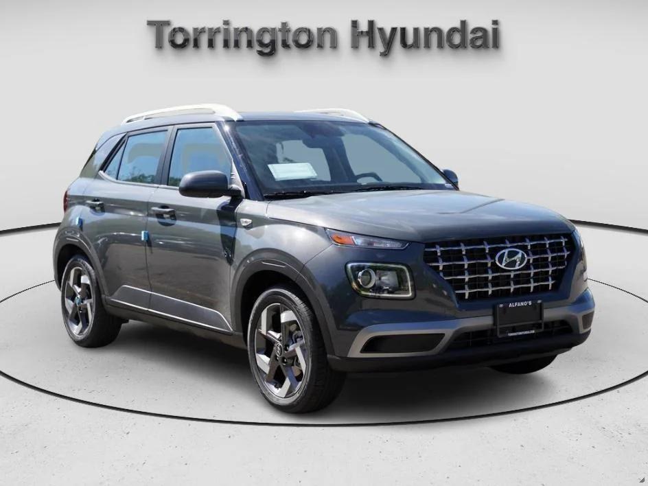 2025 Hyundai Venue SEL's photo