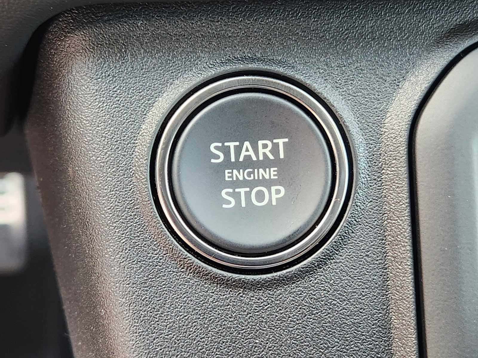 2025 Land Rover Defender 130 V8 photo 18