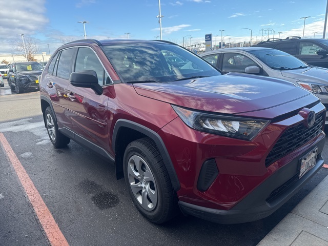 2020 Toyota RAV4 LE photo 4