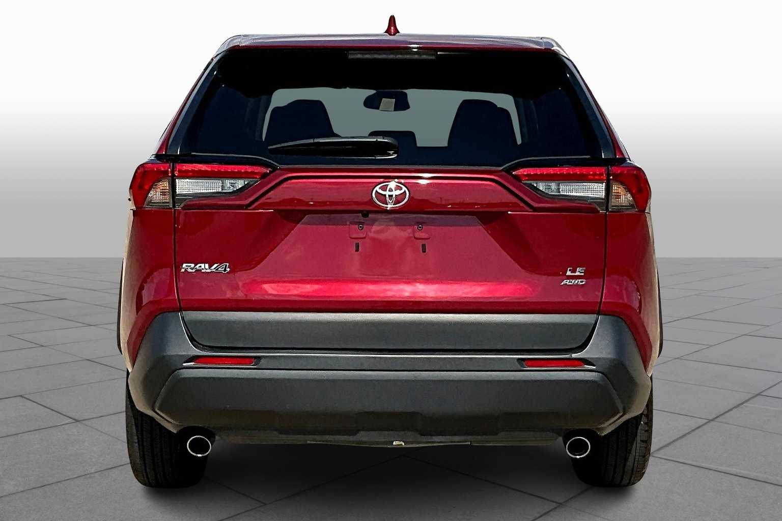 2024 Toyota RAV4 LE photo 2