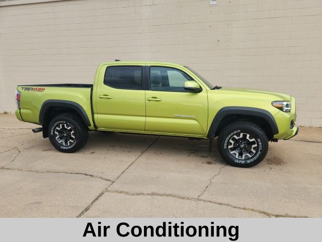 2023 Toyota Tacoma TRD Sport photo 4