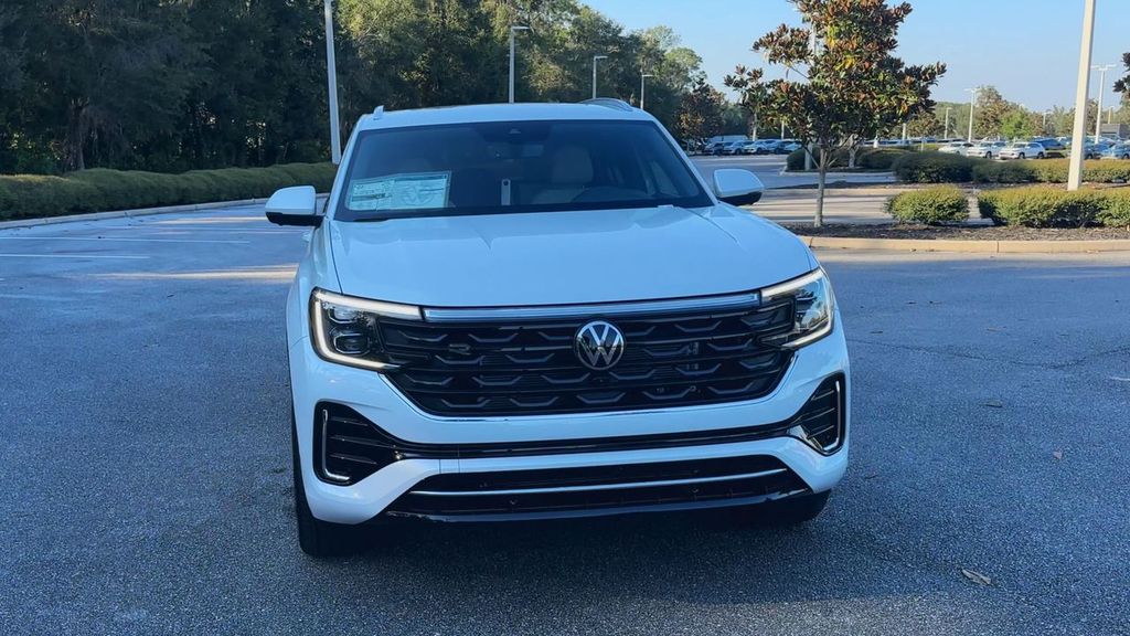 2026 Volkswagen Atlas Cross Sport SEL Premium R-Line photo 2