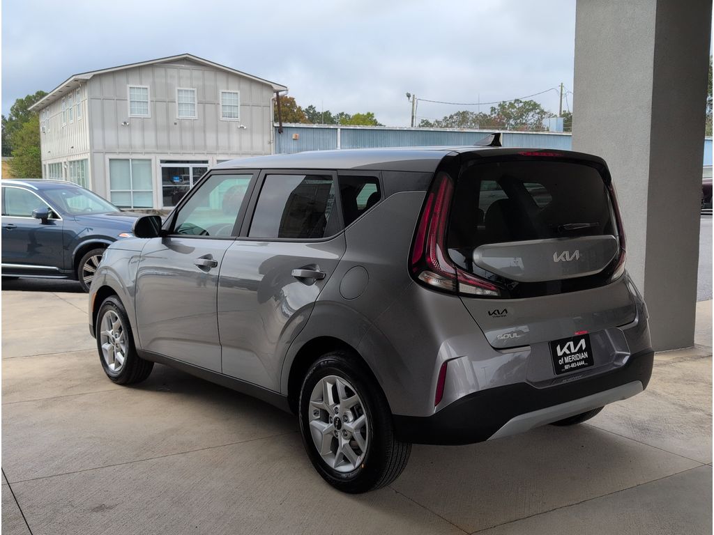 2025 Kia Soul LX S photo 3