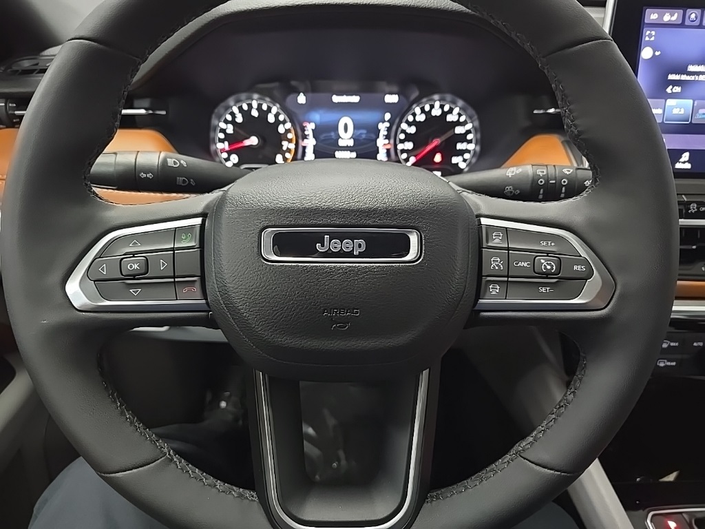2023 Jeep Compass Limited photo 18