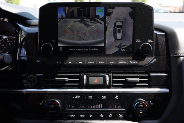 2022 Nissan Pathfinder SL photo 25