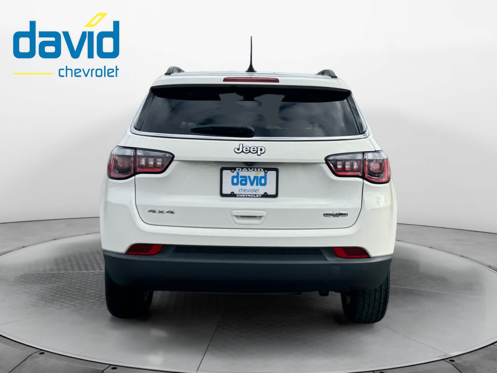 2020 Jeep Compass Latitude photo 3