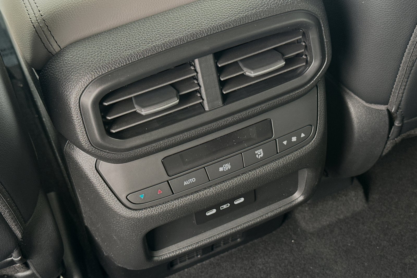 2025 Honda Pilot Touring photo 13