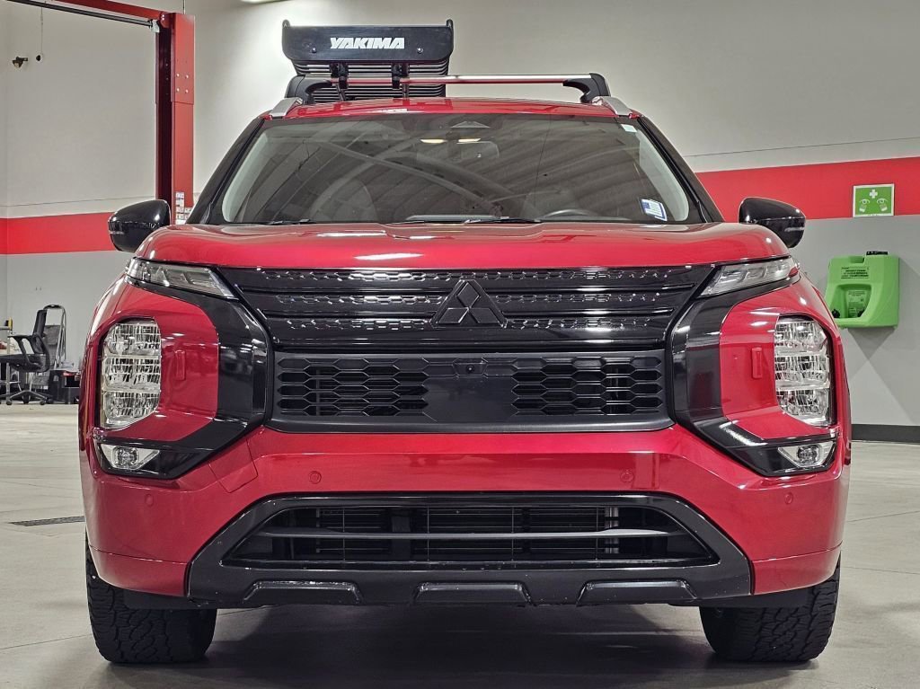 2023 Mitsubishi Outlander SEL photo 2