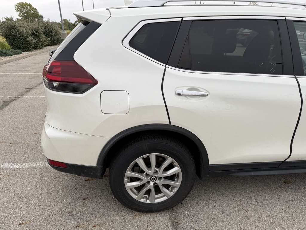 2020 Nissan Rogue SV photo 10