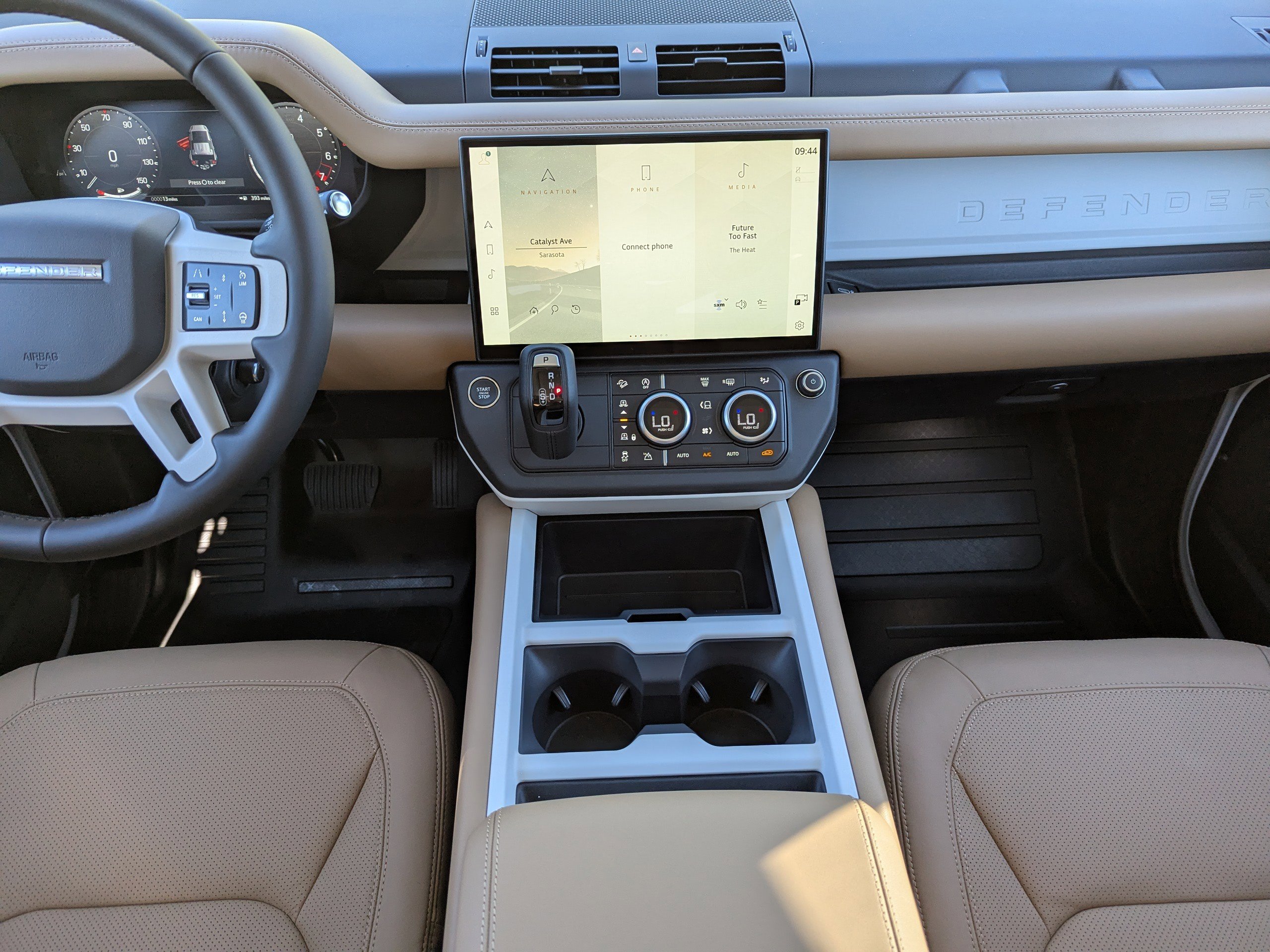 2026 Land Rover Defender 110 S photo 13