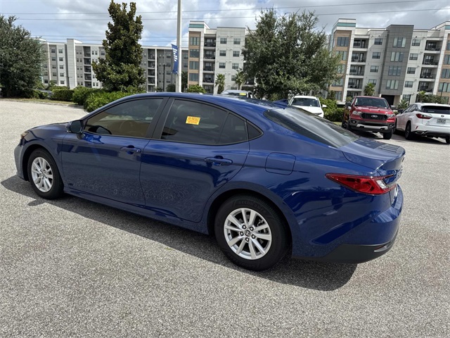 2025 Toyota Camry LE photo 4
