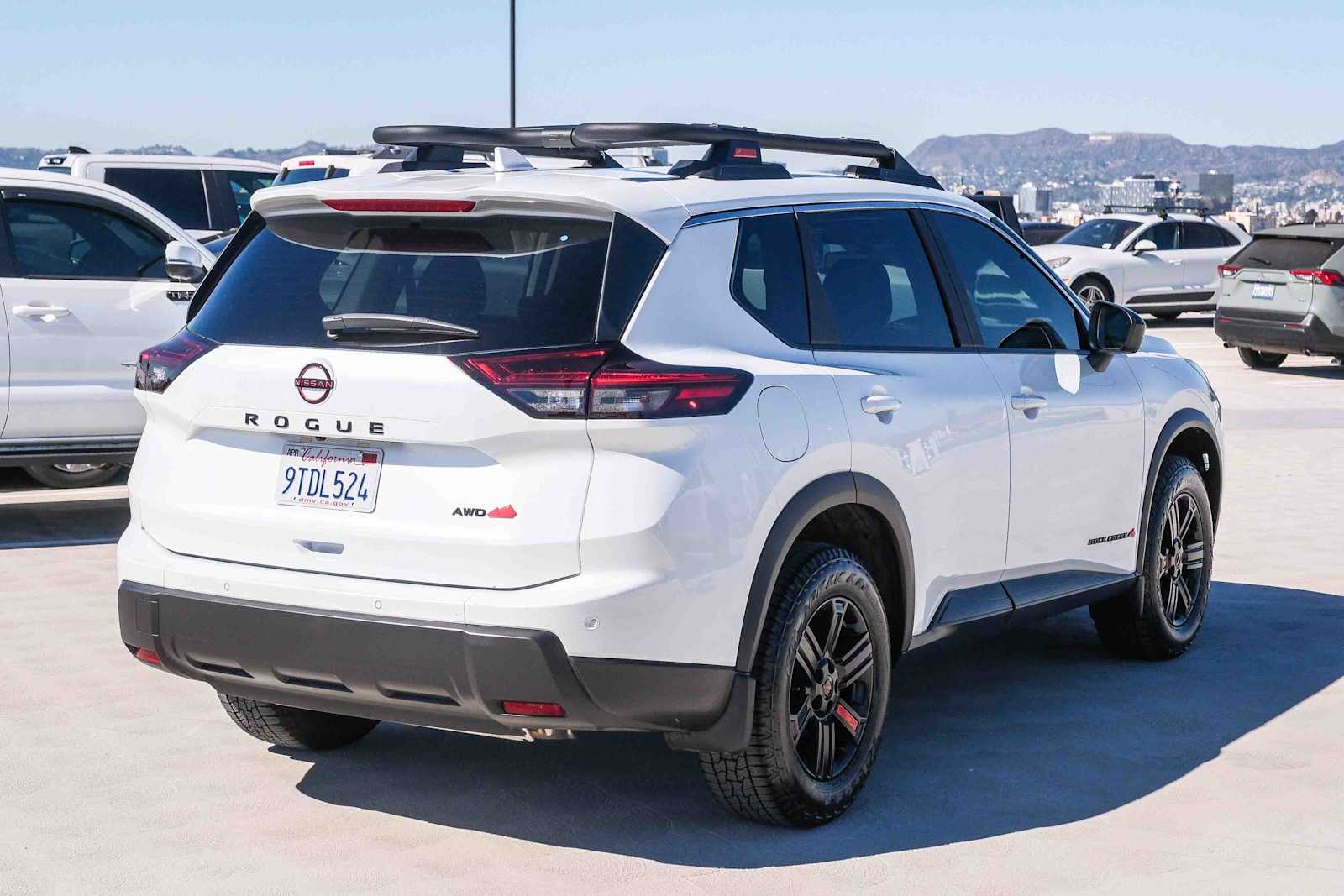 2025 Nissan Rogue SV photo 4