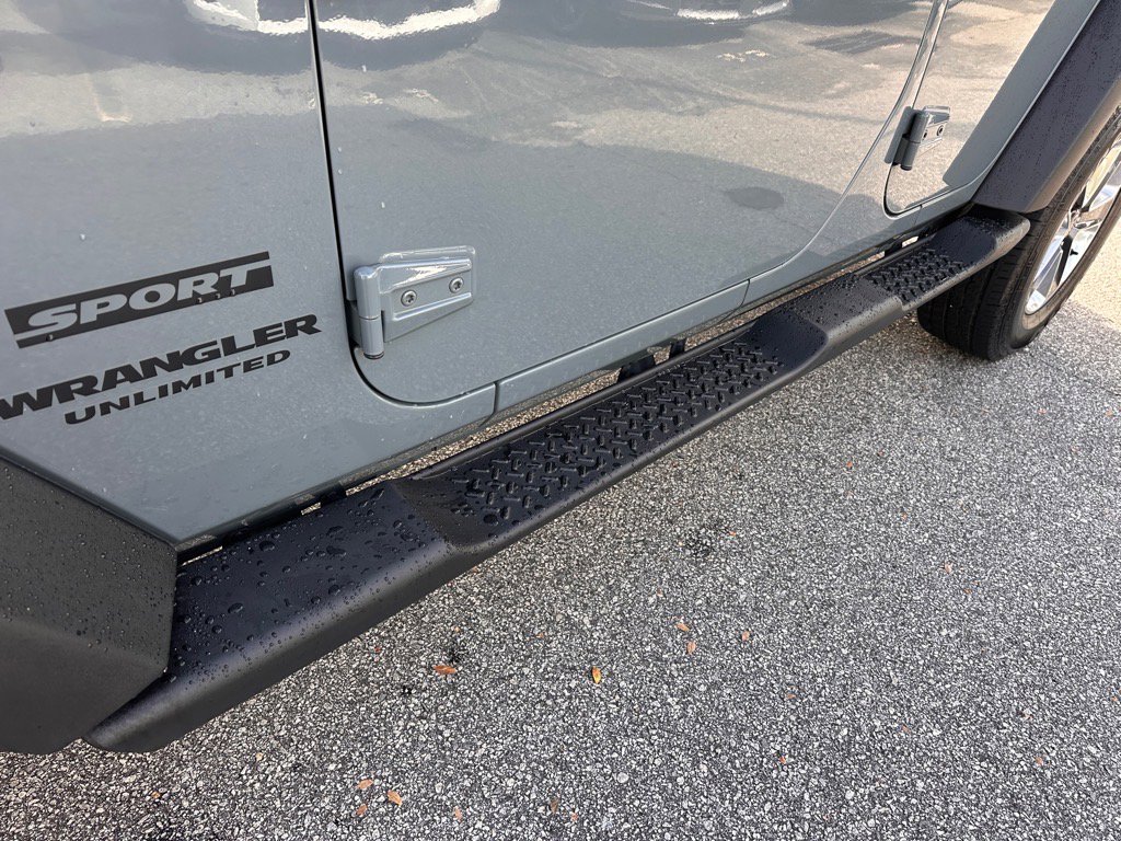 2014 Jeep Wrangler Unlimited Sport photo 9