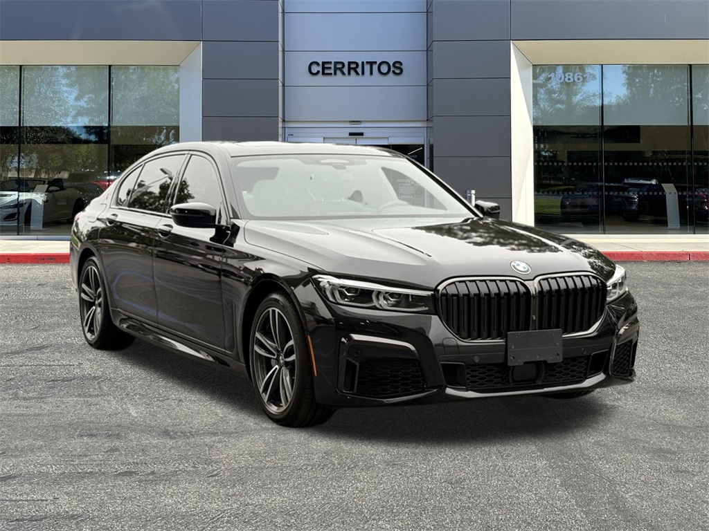 Used 2022 Black BMW 740i image 3