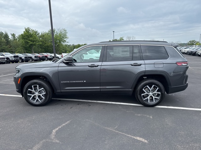 2025 Jeep Grand Cherokee Limited photo 4