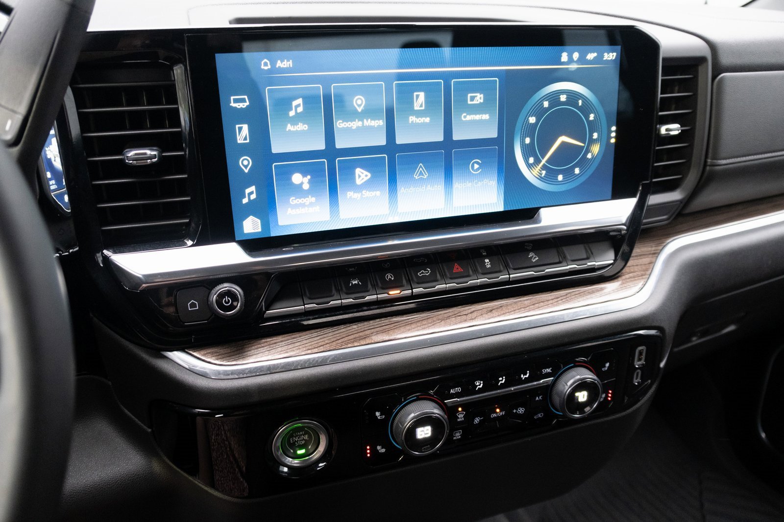 2023 Chevrolet Silverado 1500 RST photo 3