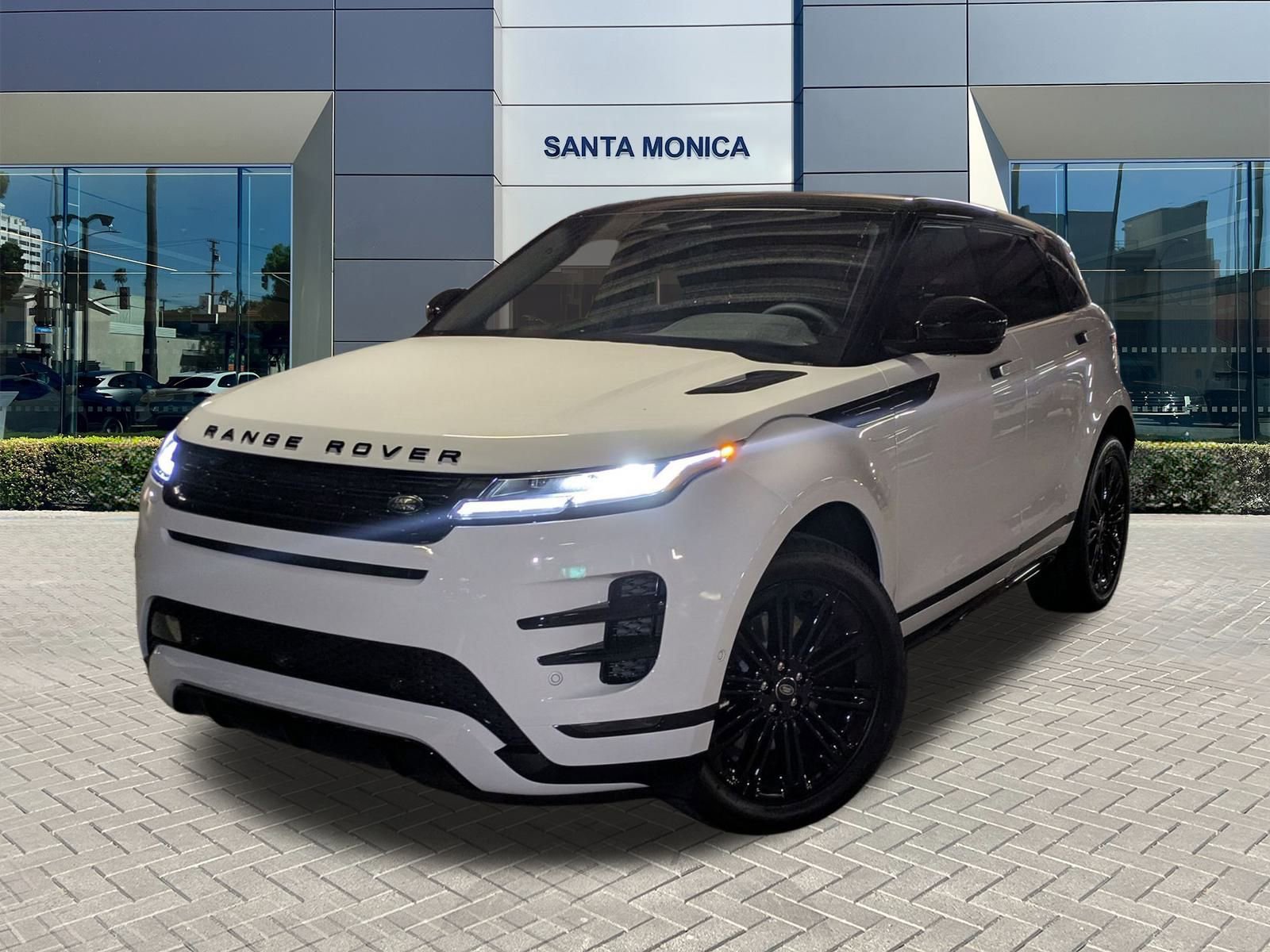 2026 Land Rover Range Rover Evoque Dynamic SE's photo