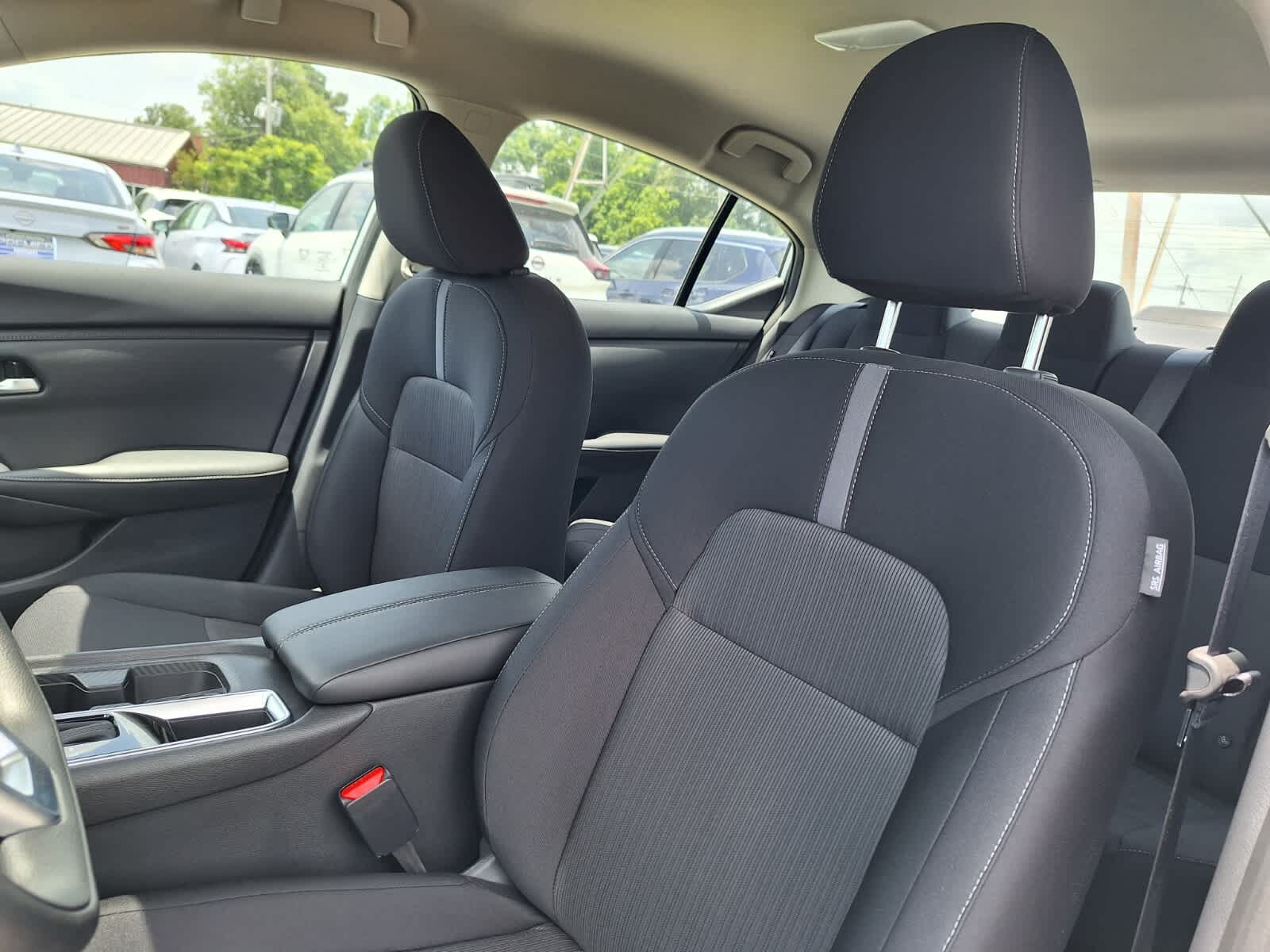 2025 Nissan Sentra SV photo 11