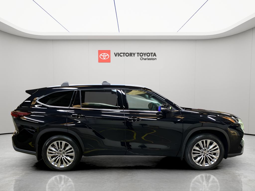 2025 Toyota Highlander XLE XSE Platinum Limited photo 6
