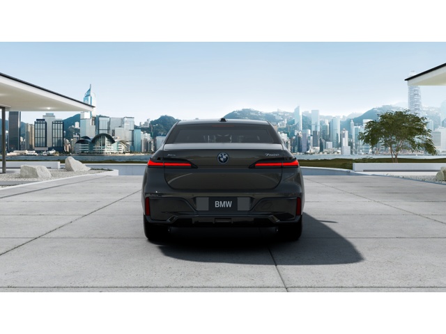 2026 Bmw 750e photo 5
