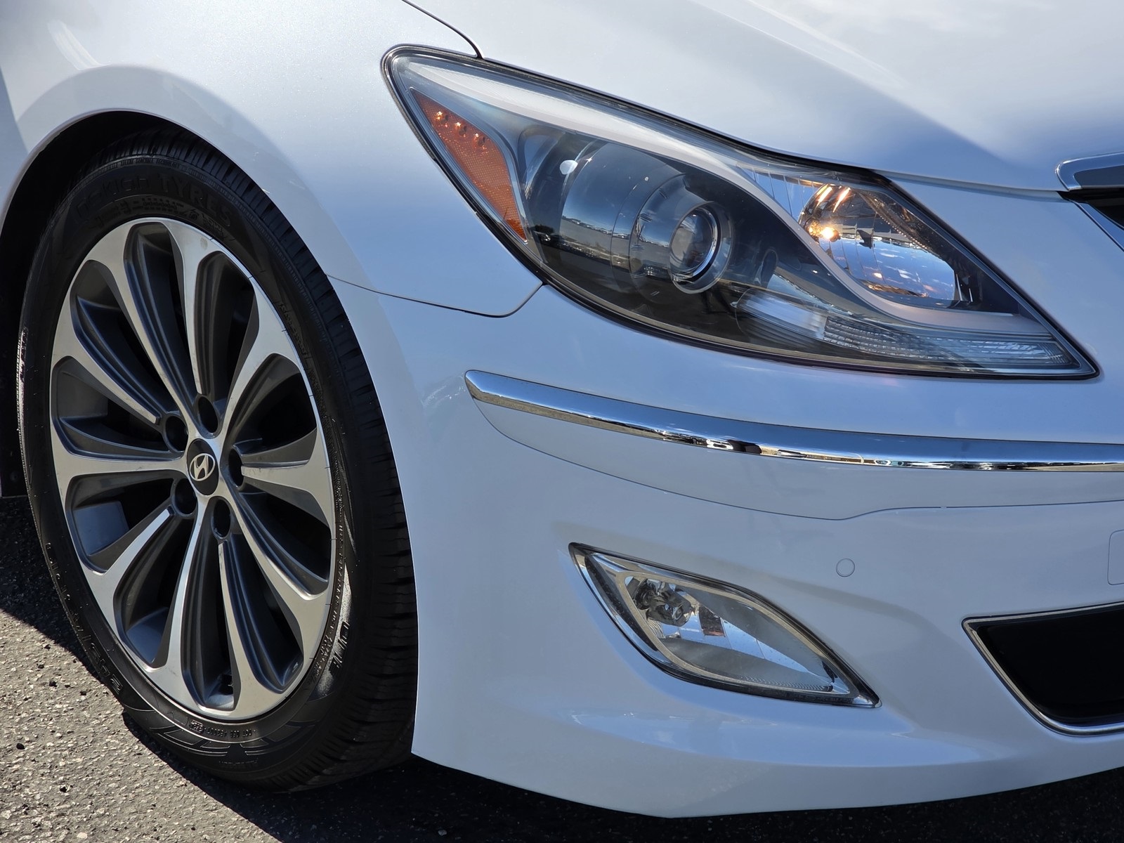 2013 Hyundai Genesis 5.0 R-Spec photo 10