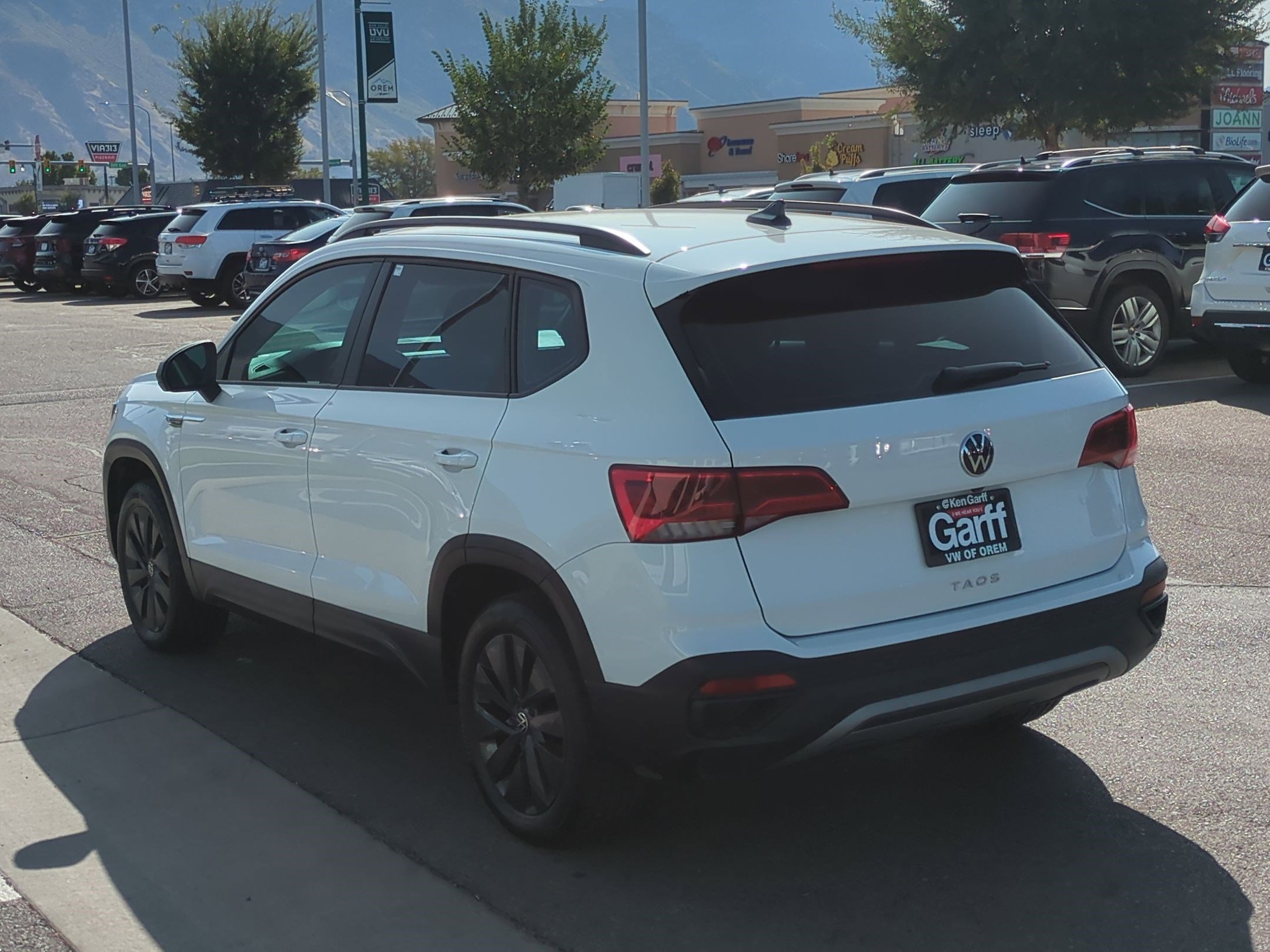 2023 Volkswagen Taos S photo 4