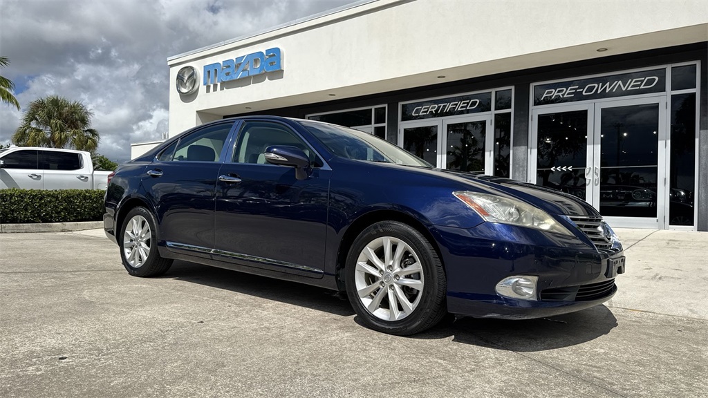 2011 Lexus ES 350 photo 20