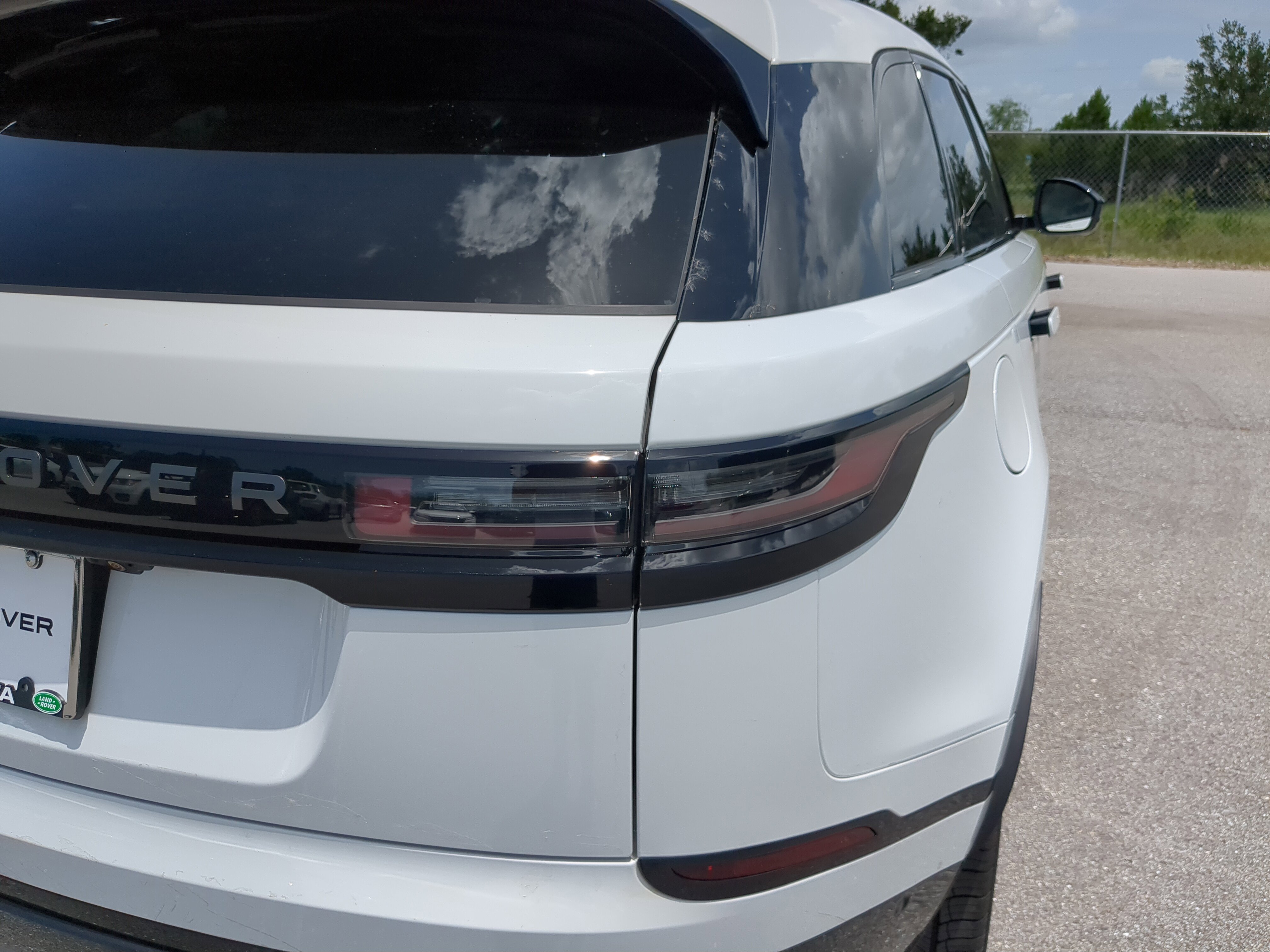 2026 Land Rover Range Rover Velar SE photo 10