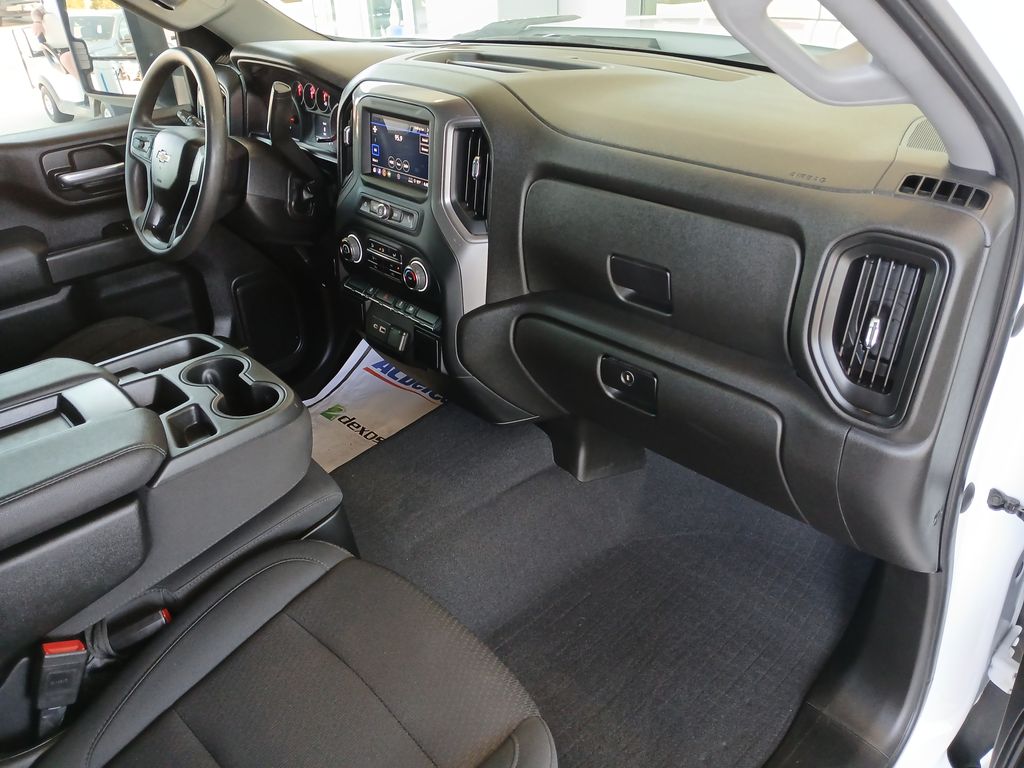 2024 Chevrolet Silverado 2500HD Custom photo 28