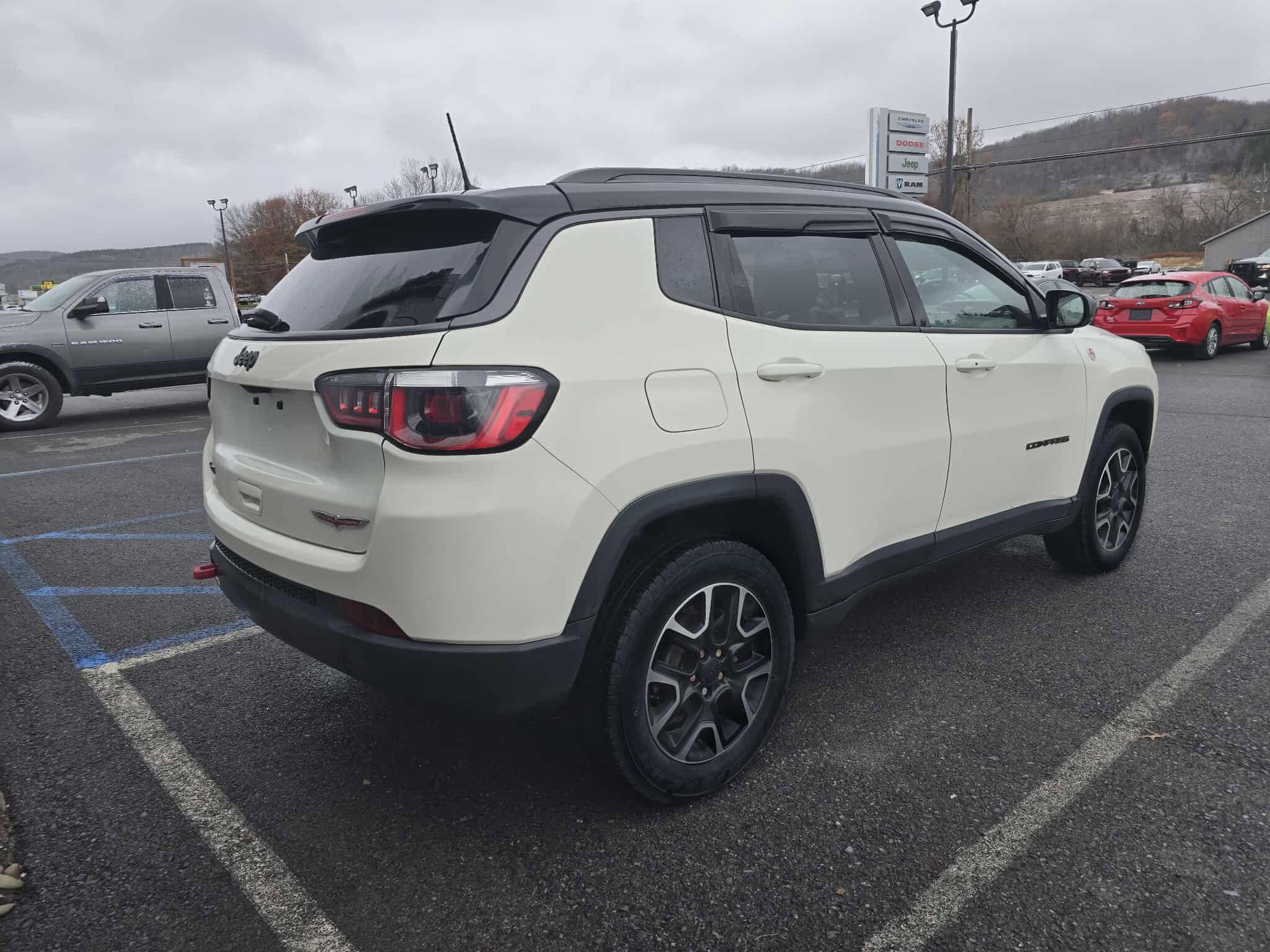 2020 Jeep Compass Trailhawk photo 3