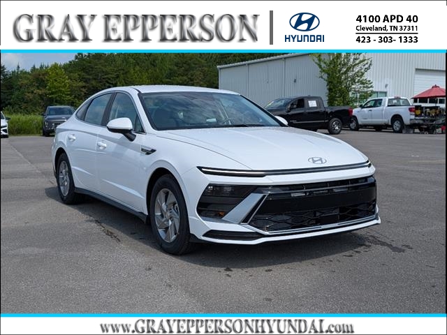 2025 Hyundai Sonata SE's photo