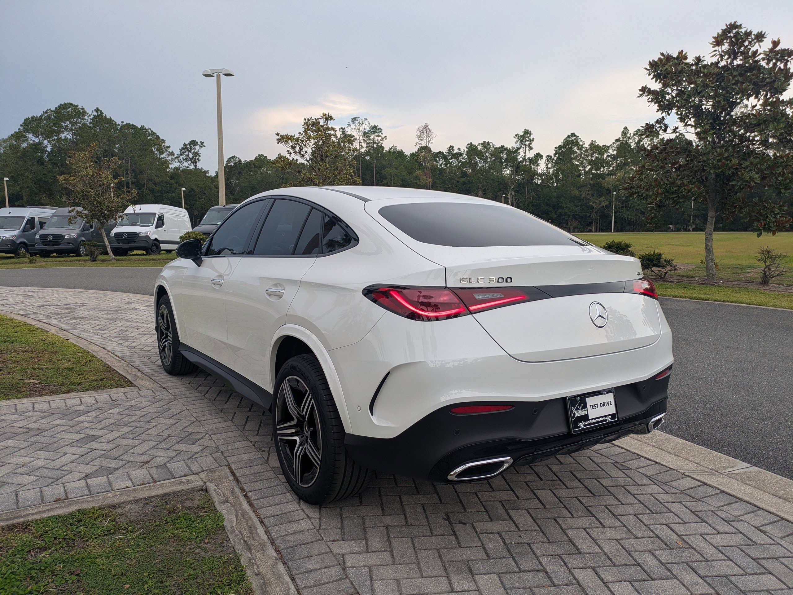 2025 Mercedes Benz GLC 300 4MATIC photo 7