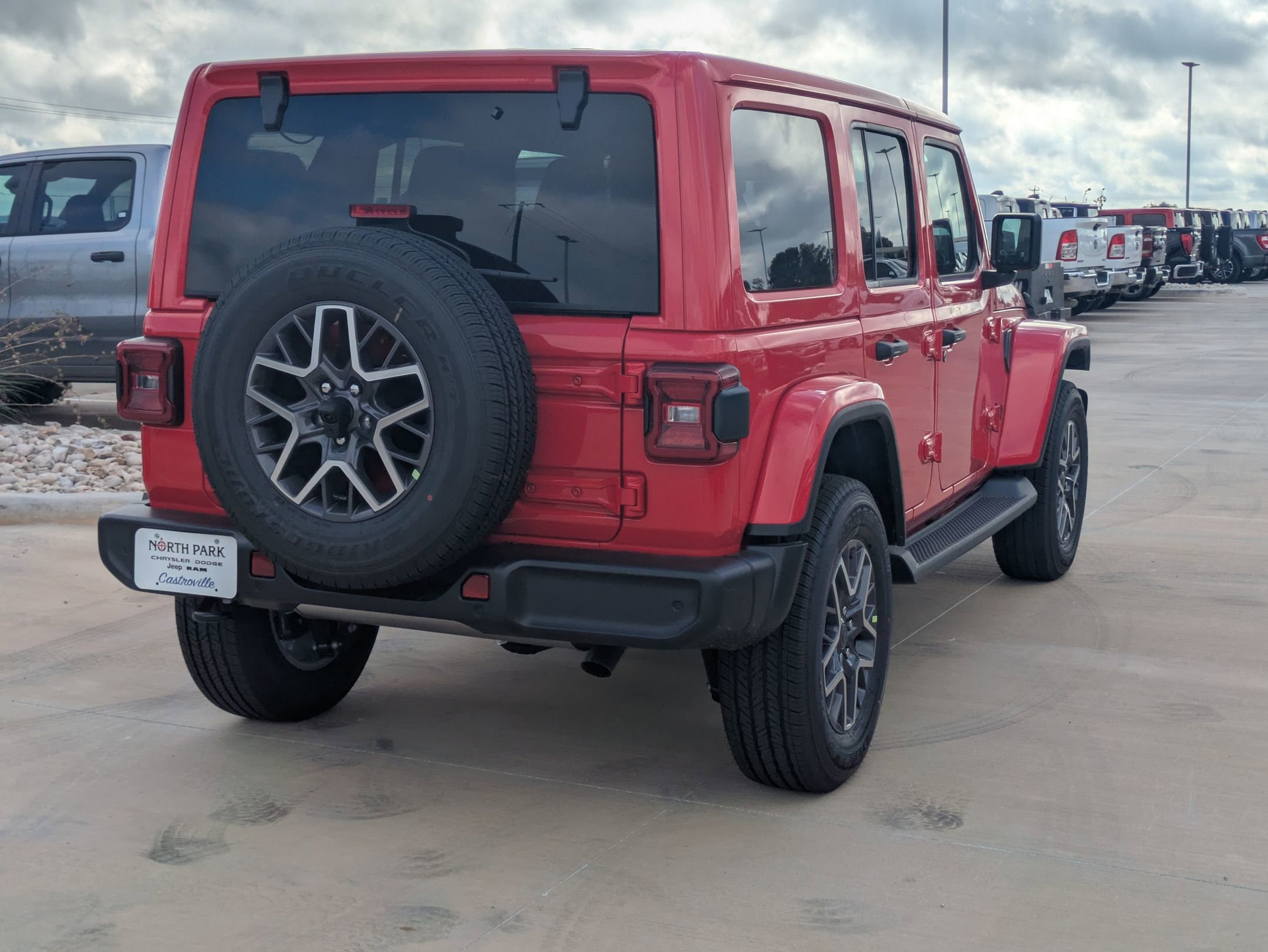2025 Jeep Wrangler Unlimited Rubicon High Tide photo 3