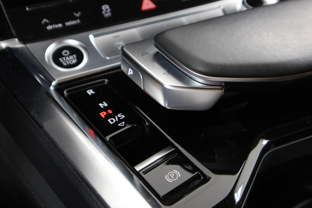 2022 Audi e-tron Premium Plus photo 22