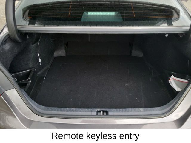 2024 Toyota Camry SE photo 7