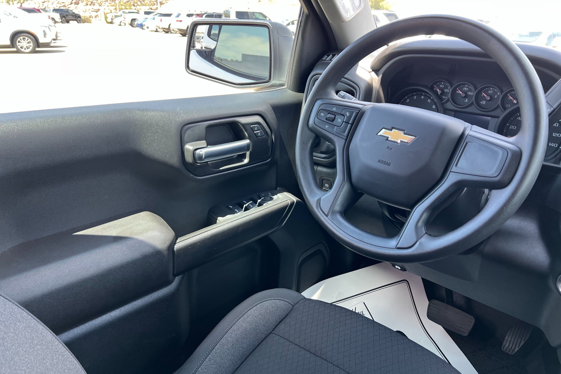 2025 Chevrolet Silverado 1500 Custom photo 11