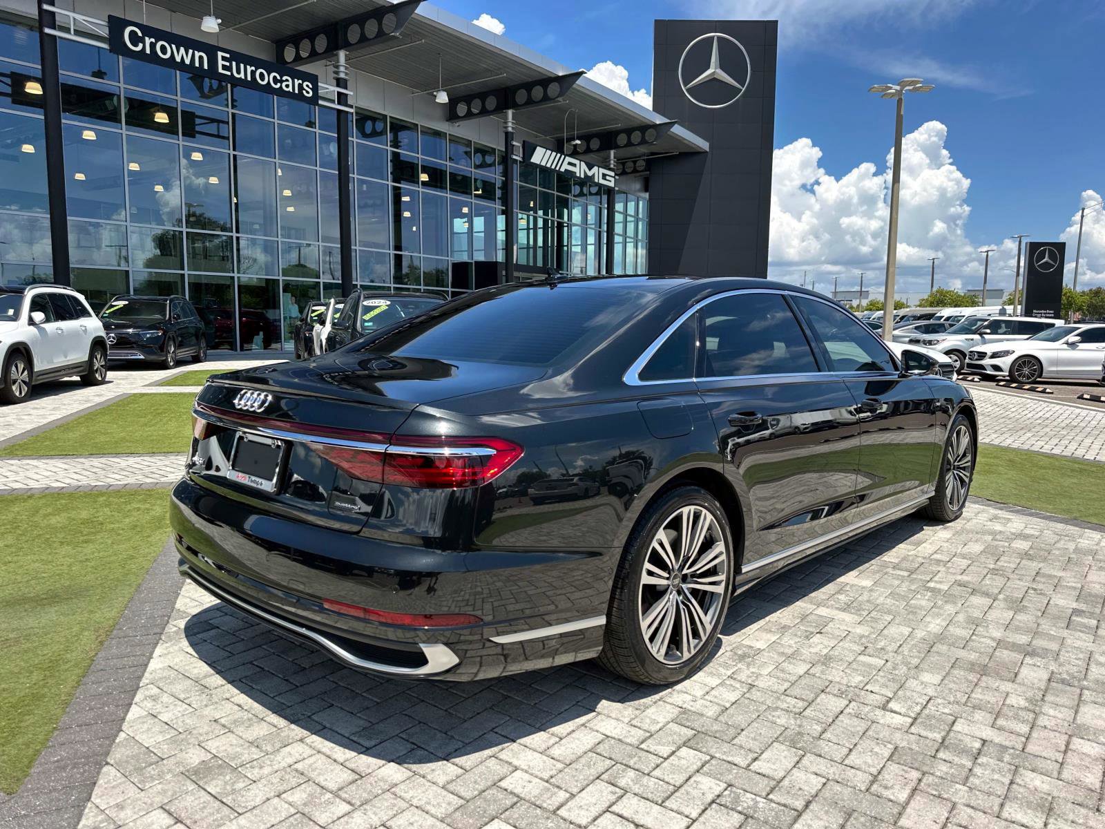 2023 Audi A8 L 55 TFSI Quattro photo 4