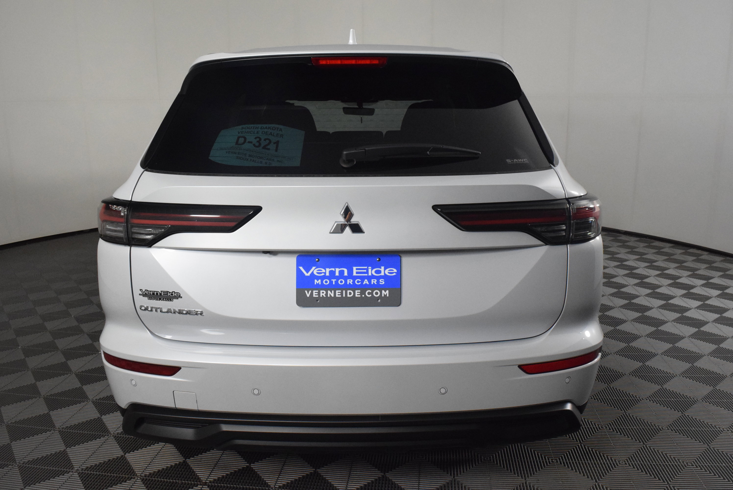 2025 Mitsubishi Outlander ES photo 7