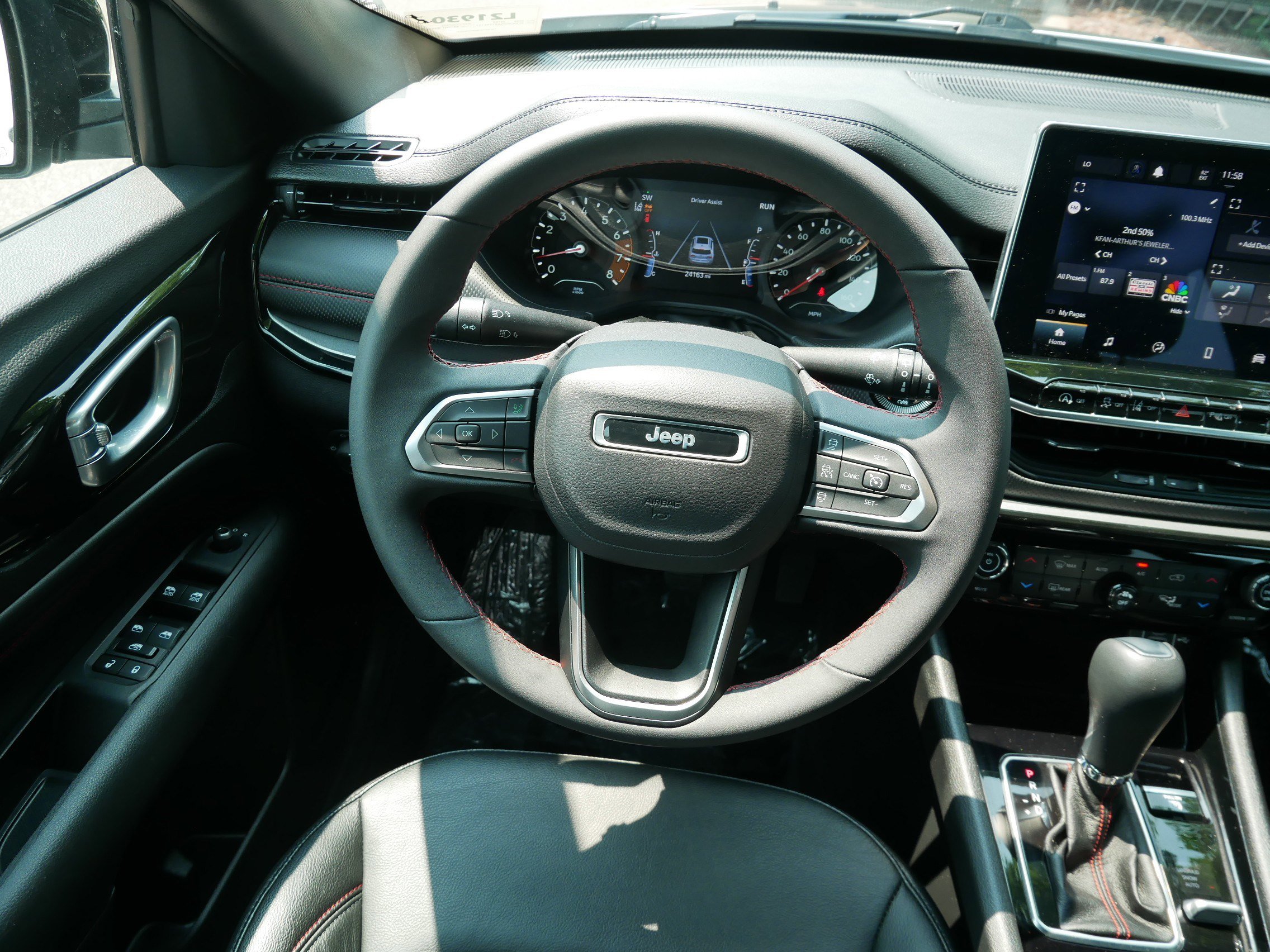 2024 Jeep Compass Trailhawk photo 9