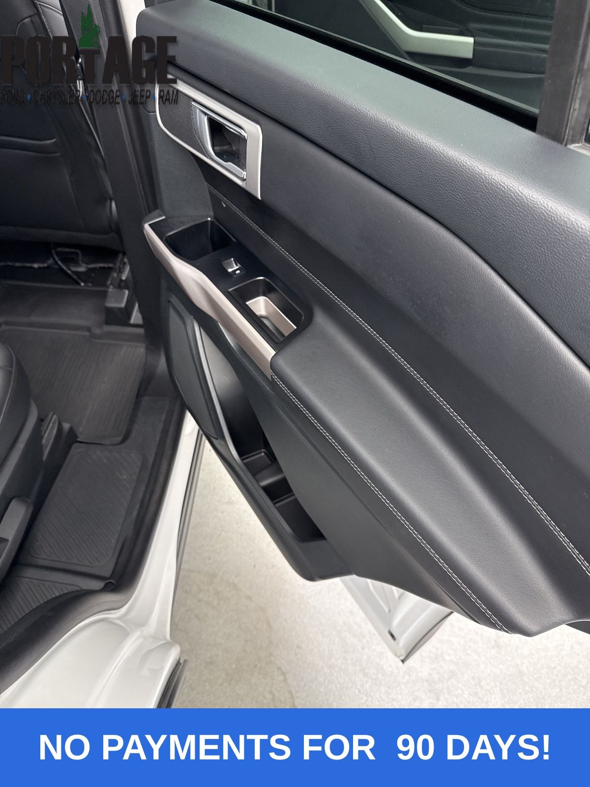 2023 Ford Explorer XLT photo 23